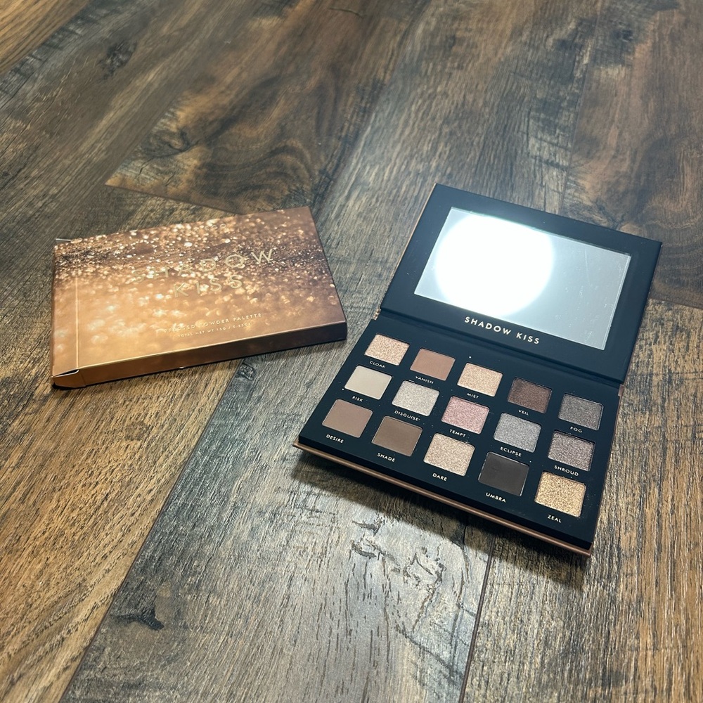 NEW ABH Glow It, an Eyeshadow palette - Picture 5 of 7
